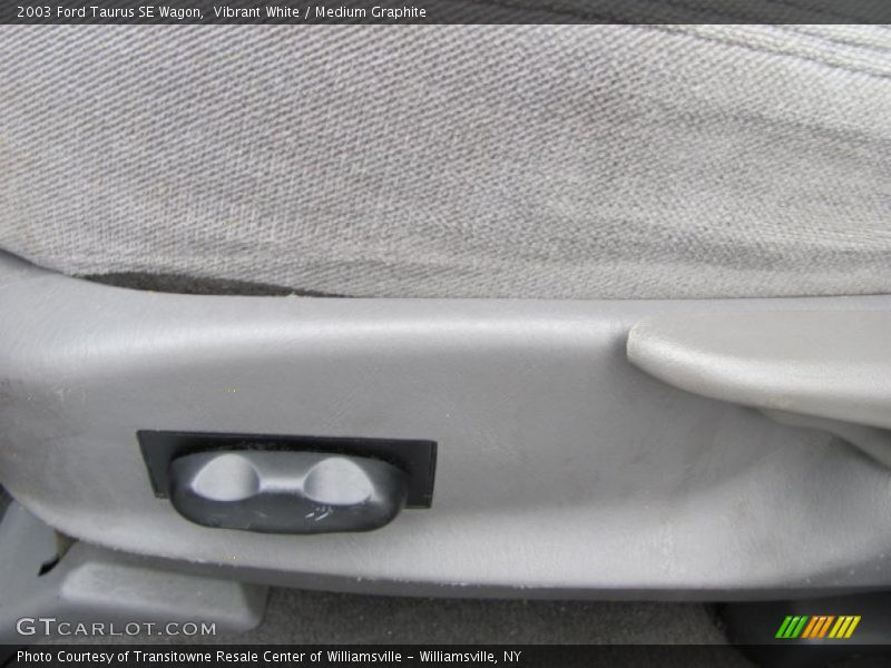 Vibrant White / Medium Graphite 2003 Ford Taurus SE Wagon