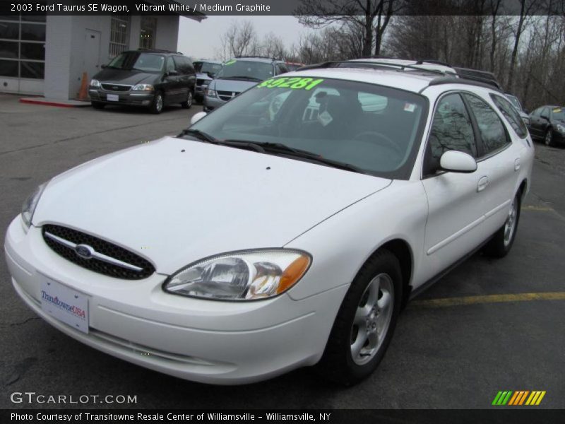 Vibrant White / Medium Graphite 2003 Ford Taurus SE Wagon