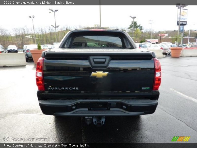 Black / Ebony 2011 Chevrolet Avalanche LS 4x4