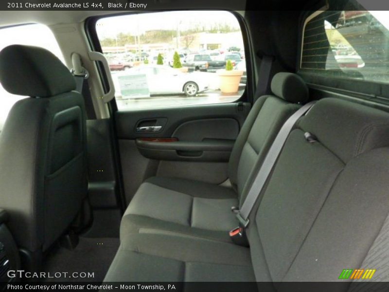 Black / Ebony 2011 Chevrolet Avalanche LS 4x4