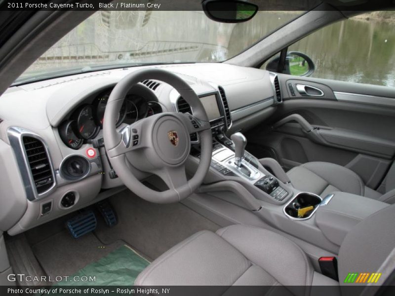 Dashboard of 2011 Cayenne Turbo
