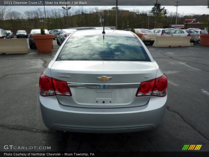 Silver Ice Metallic / Jet Black 2011 Chevrolet Cruze LT