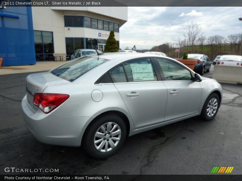 Silver Ice Metallic / Jet Black 2011 Chevrolet Cruze LT