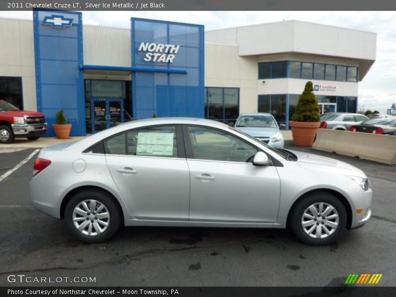 Silver Ice Metallic / Jet Black 2011 Chevrolet Cruze LT
