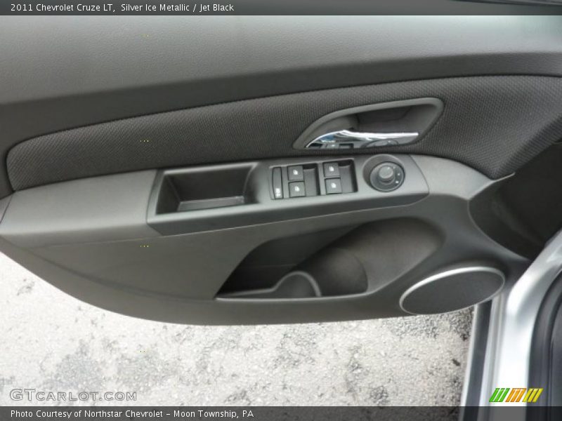 Silver Ice Metallic / Jet Black 2011 Chevrolet Cruze LT