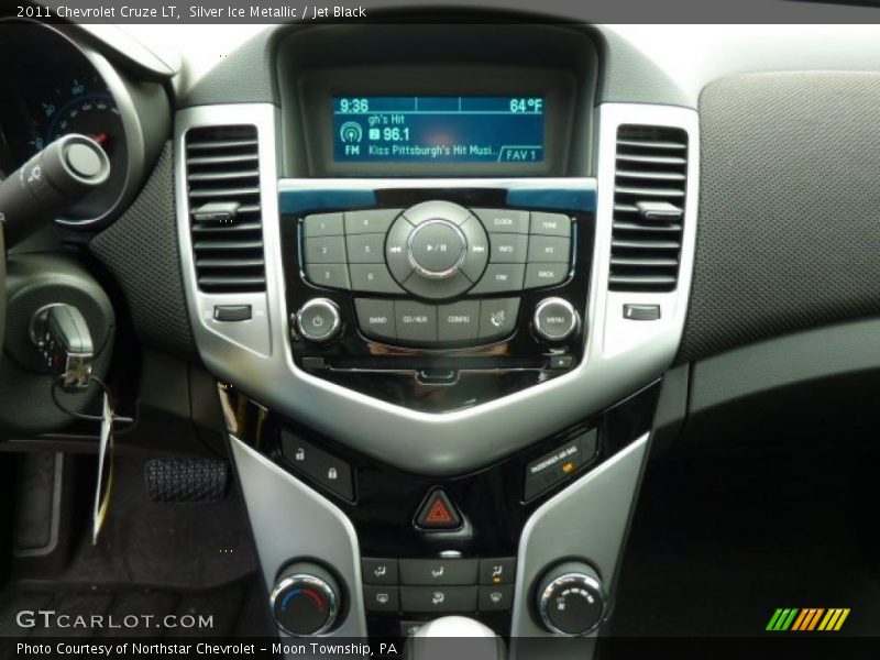 Silver Ice Metallic / Jet Black 2011 Chevrolet Cruze LT