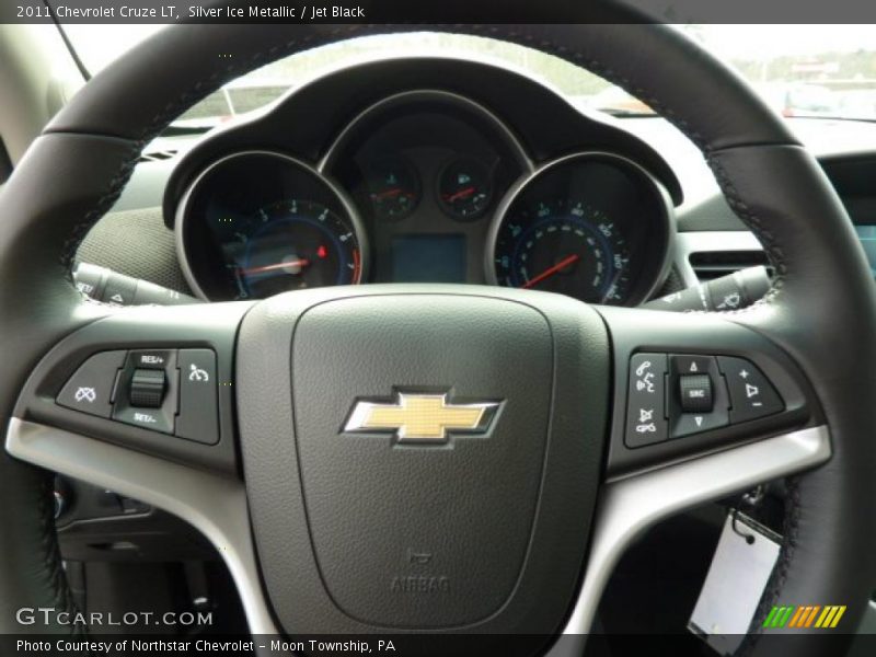 Silver Ice Metallic / Jet Black 2011 Chevrolet Cruze LT