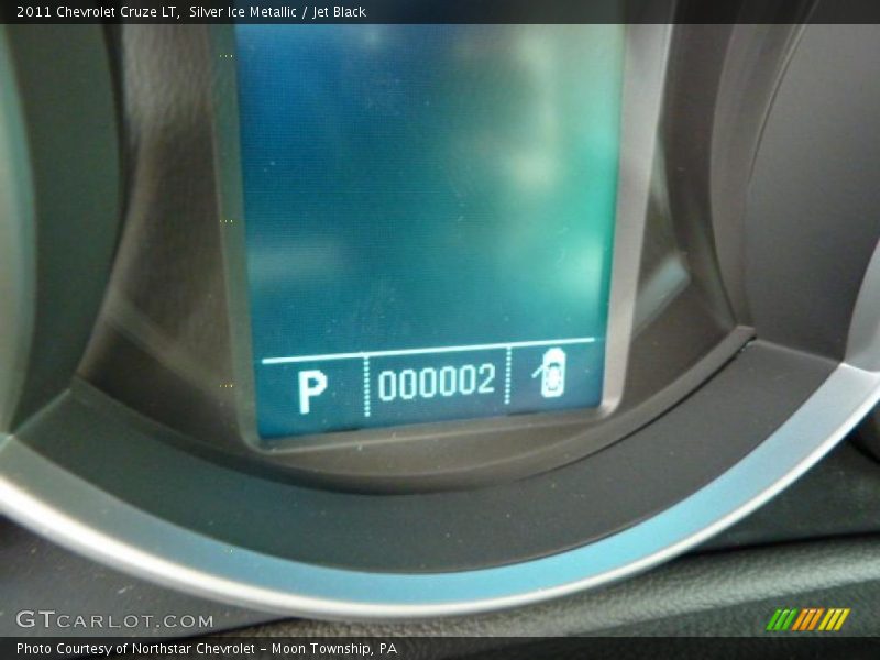 Silver Ice Metallic / Jet Black 2011 Chevrolet Cruze LT