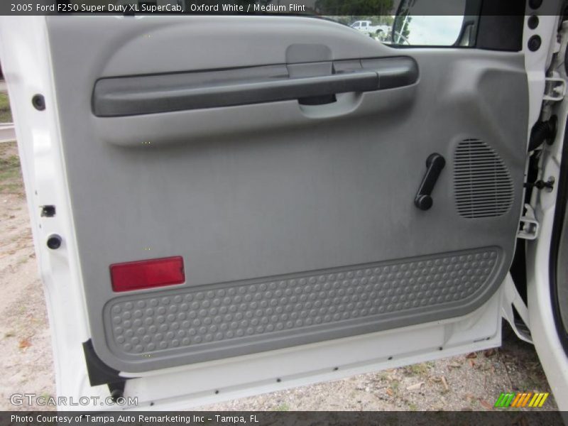 Oxford White / Medium Flint 2005 Ford F250 Super Duty XL SuperCab