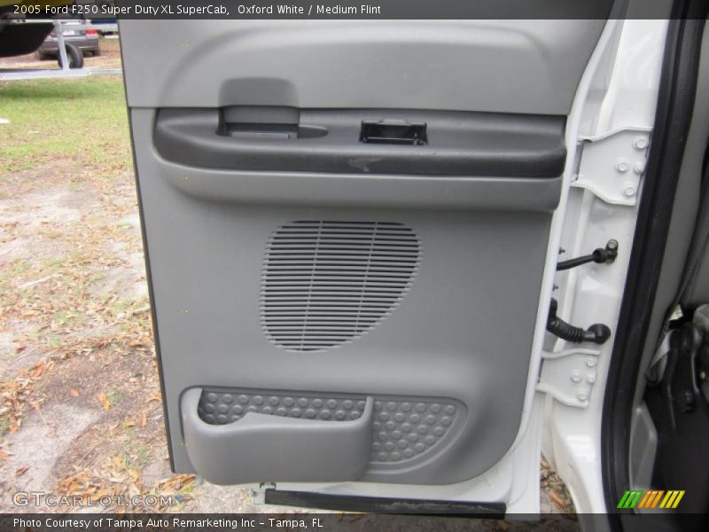 Oxford White / Medium Flint 2005 Ford F250 Super Duty XL SuperCab