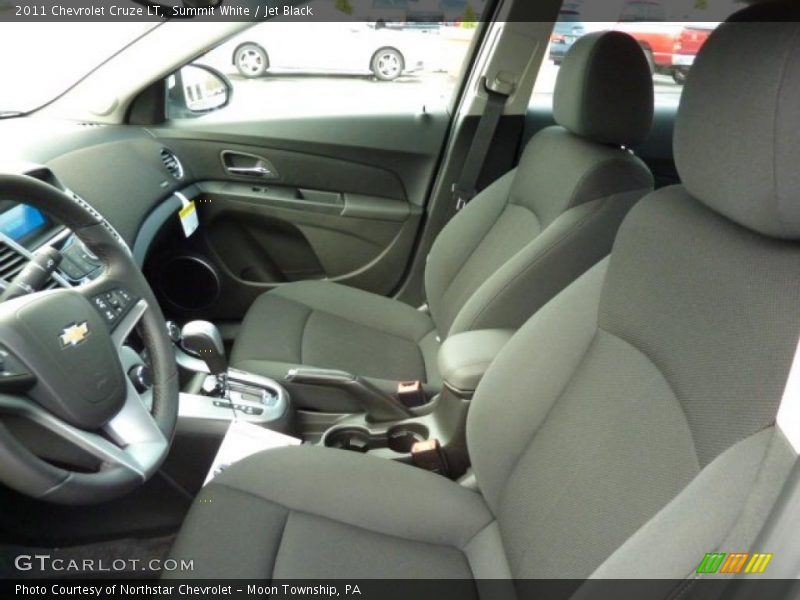 Summit White / Jet Black 2011 Chevrolet Cruze LT