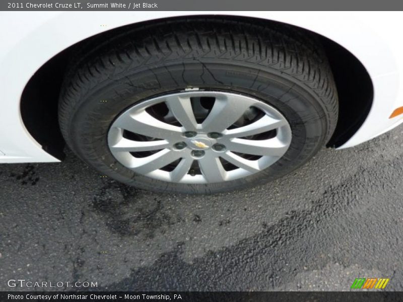 Summit White / Jet Black 2011 Chevrolet Cruze LT