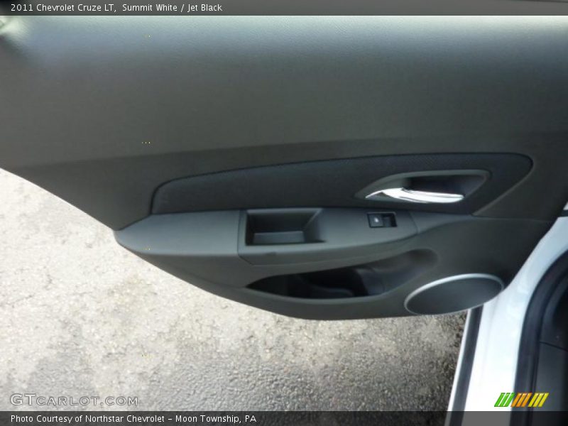 Summit White / Jet Black 2011 Chevrolet Cruze LT