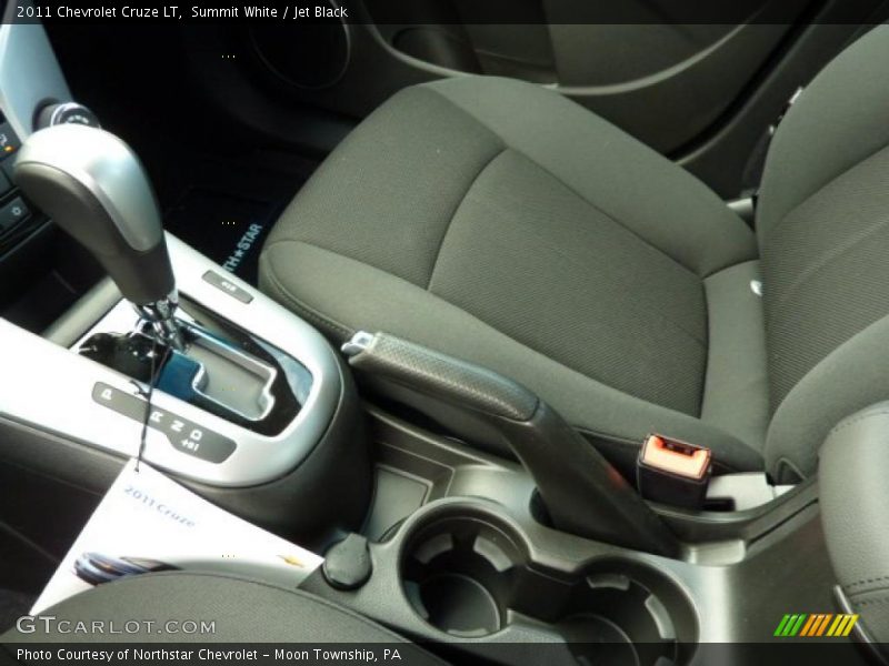 Summit White / Jet Black 2011 Chevrolet Cruze LT