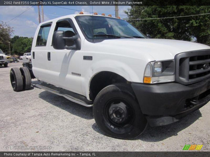 Oxford White / Medium Parchment 2002 Ford F350 Super Duty XL SuperCab 4x4 Chassis