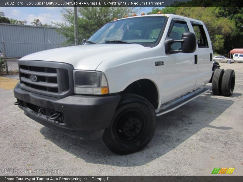 Oxford White / Medium Parchment 2002 Ford F350 Super Duty XL SuperCab 4x4 Chassis
