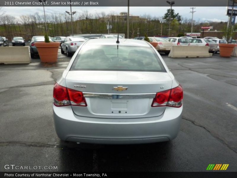 Silver Ice Metallic / Jet Black 2011 Chevrolet Cruze LT