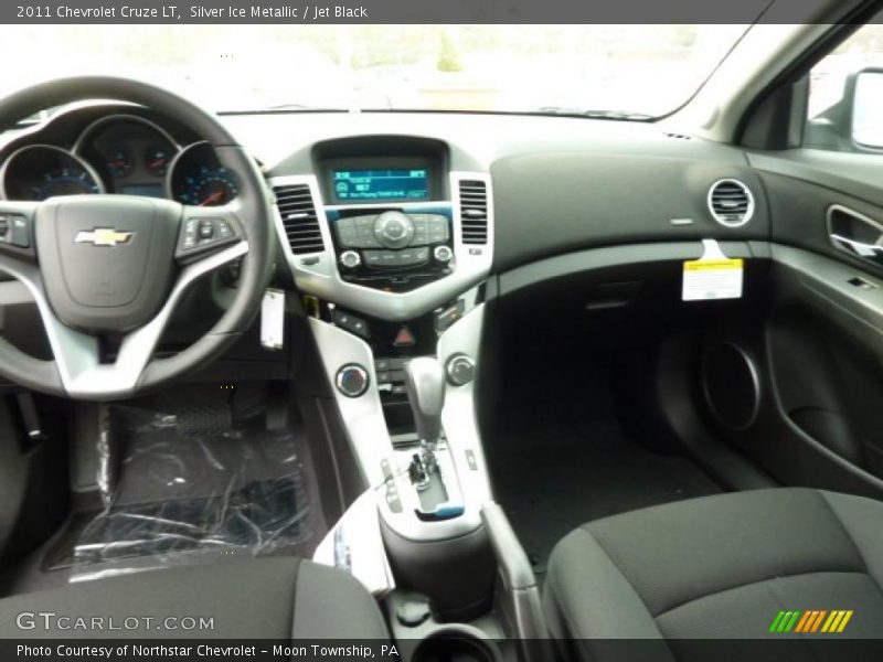 Silver Ice Metallic / Jet Black 2011 Chevrolet Cruze LT