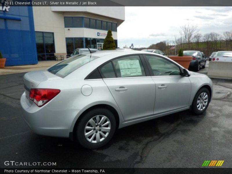 Silver Ice Metallic / Jet Black 2011 Chevrolet Cruze LT
