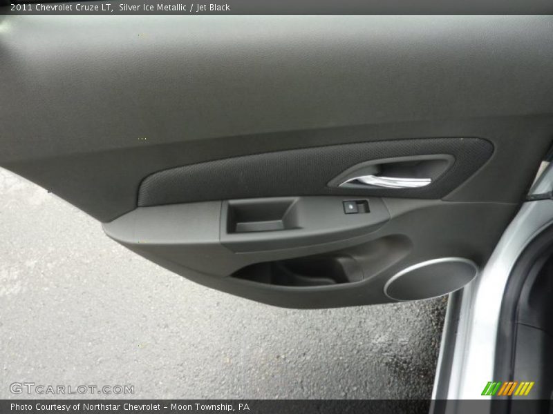 Silver Ice Metallic / Jet Black 2011 Chevrolet Cruze LT