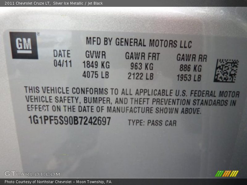 Silver Ice Metallic / Jet Black 2011 Chevrolet Cruze LT