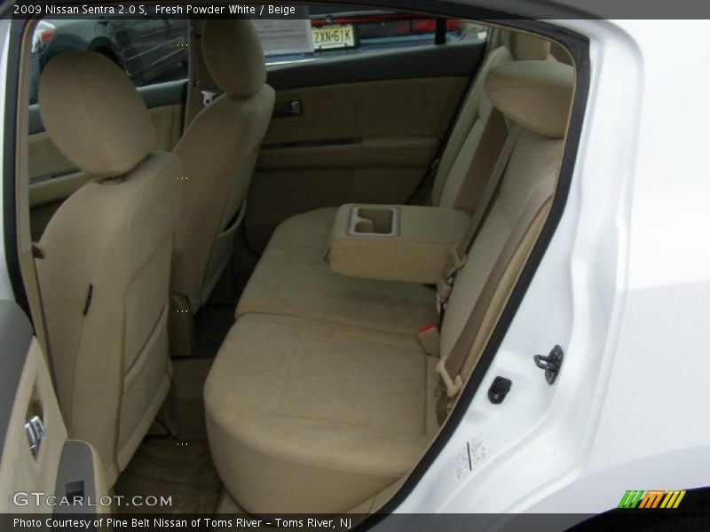 Fresh Powder White / Beige 2009 Nissan Sentra 2.0 S