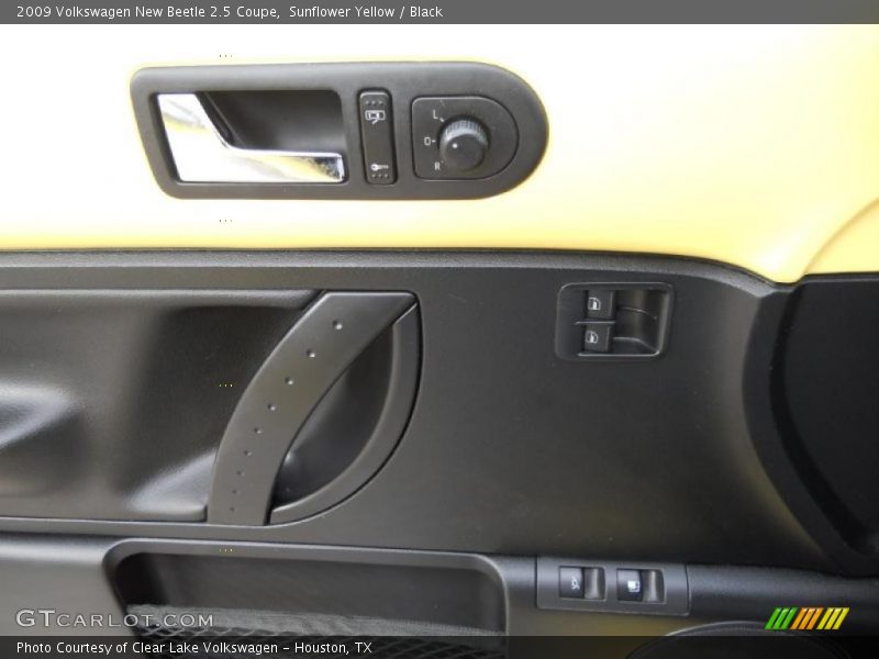 Sunflower Yellow / Black 2009 Volkswagen New Beetle 2.5 Coupe