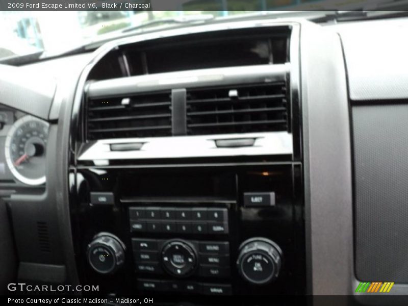 Black / Charcoal 2009 Ford Escape Limited V6