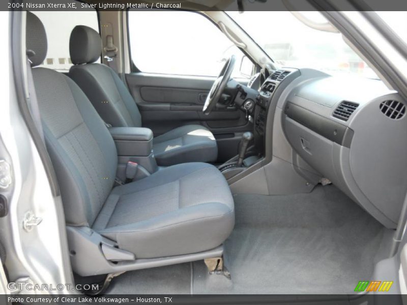 Silver Lightning Metallic / Charcoal 2004 Nissan Xterra XE