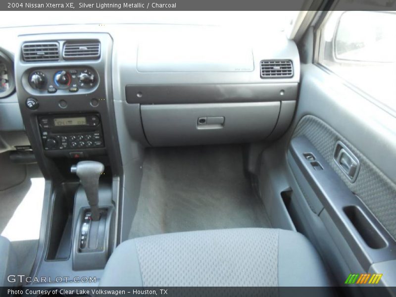 Silver Lightning Metallic / Charcoal 2004 Nissan Xterra XE