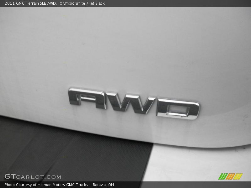 Olympic White / Jet Black 2011 GMC Terrain SLE AWD