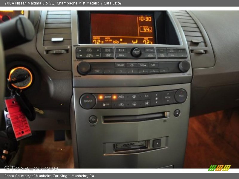 Champagne Mist Metallic / Cafe Latte 2004 Nissan Maxima 3.5 SL