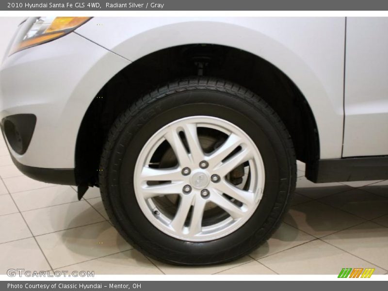 Radiant Silver / Gray 2010 Hyundai Santa Fe GLS 4WD