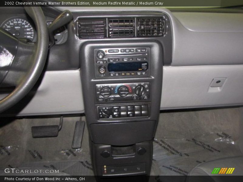 Controls of 2002 Venture Warner Brothers Edition