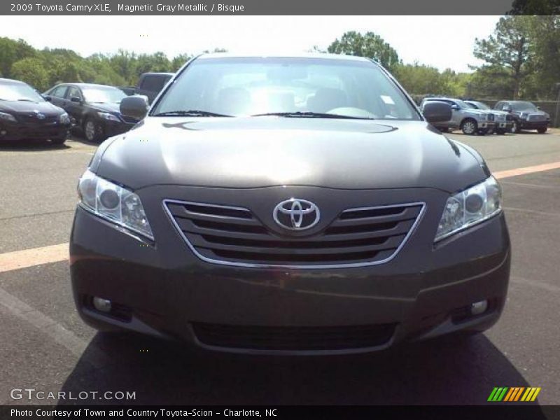Magnetic Gray Metallic / Bisque 2009 Toyota Camry XLE