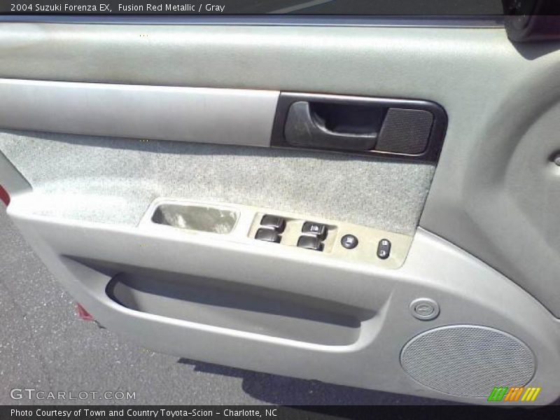 Fusion Red Metallic / Gray 2004 Suzuki Forenza EX