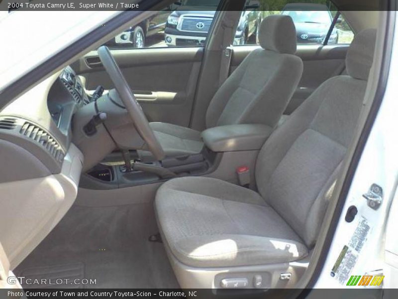 Super White / Taupe 2004 Toyota Camry LE
