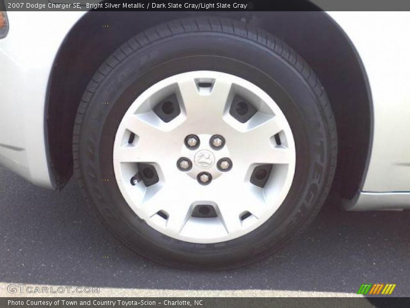 Bright Silver Metallic / Dark Slate Gray/Light Slate Gray 2007 Dodge Charger SE