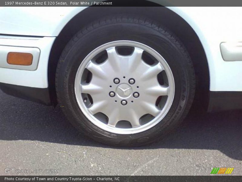 Polar White / Parchment 1997 Mercedes-Benz E 320 Sedan