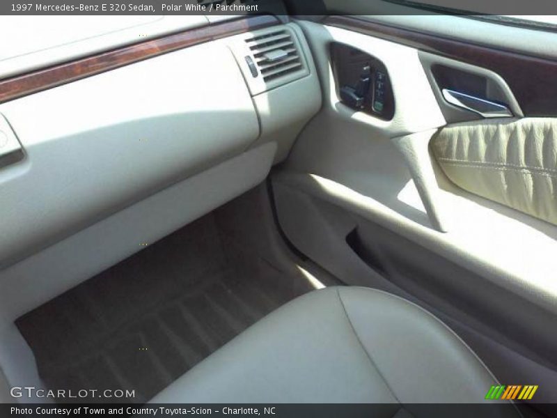 Polar White / Parchment 1997 Mercedes-Benz E 320 Sedan