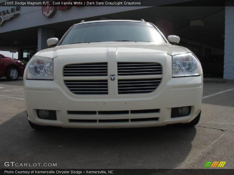 Cool Vanilla White / Dark Slate Gray/Light Graystone 2005 Dodge Magnum R/T