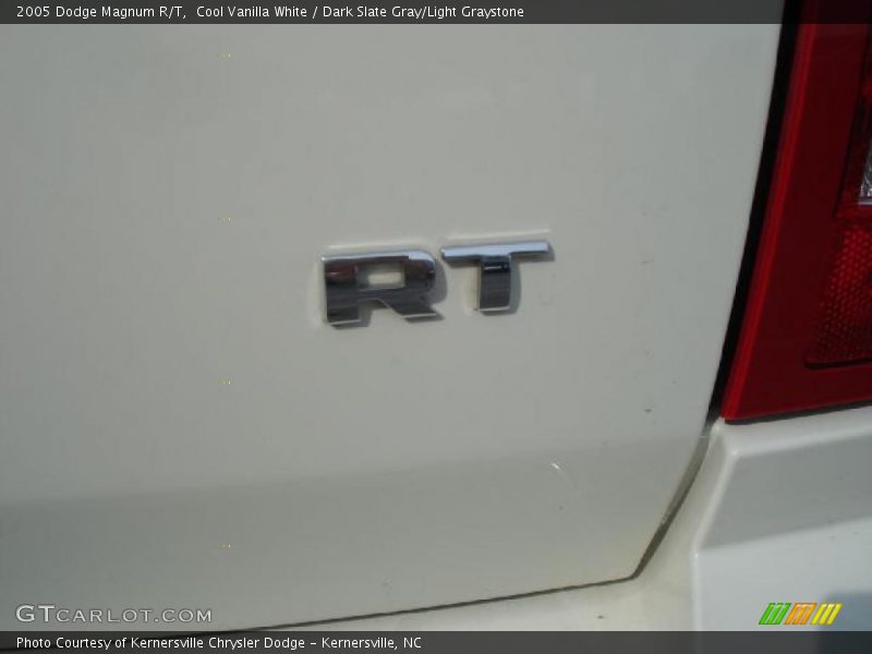 Cool Vanilla White / Dark Slate Gray/Light Graystone 2005 Dodge Magnum R/T