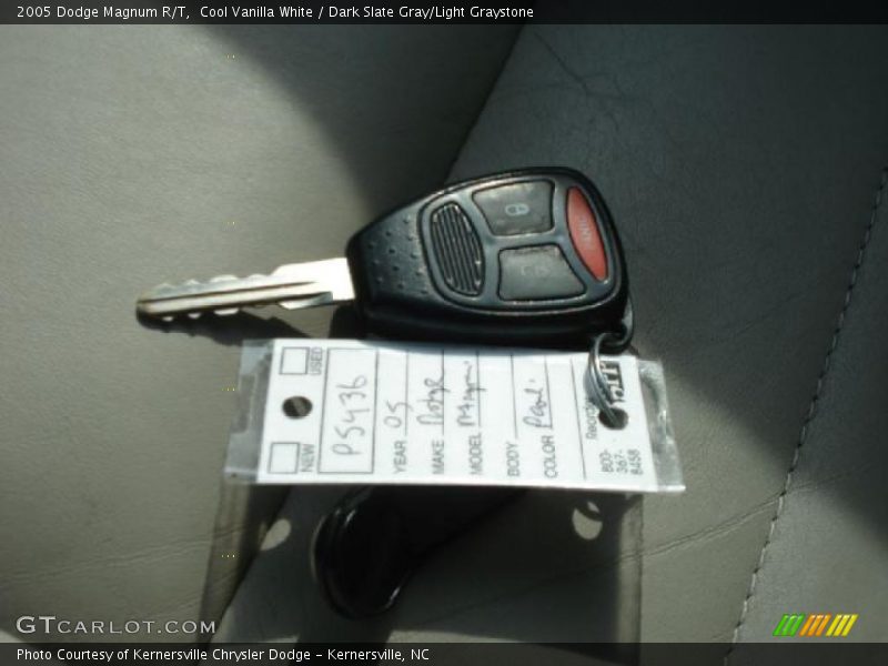 Cool Vanilla White / Dark Slate Gray/Light Graystone 2005 Dodge Magnum R/T