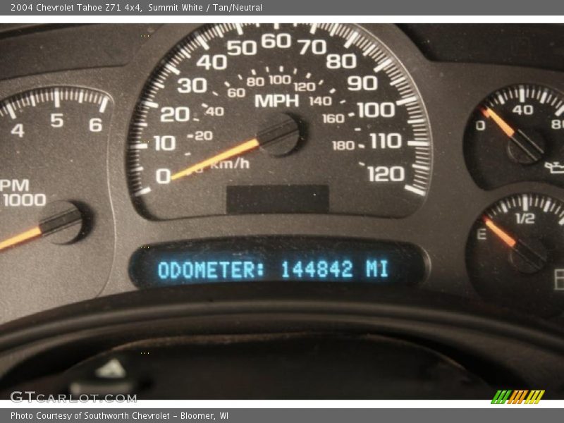 Summit White / Tan/Neutral 2004 Chevrolet Tahoe Z71 4x4