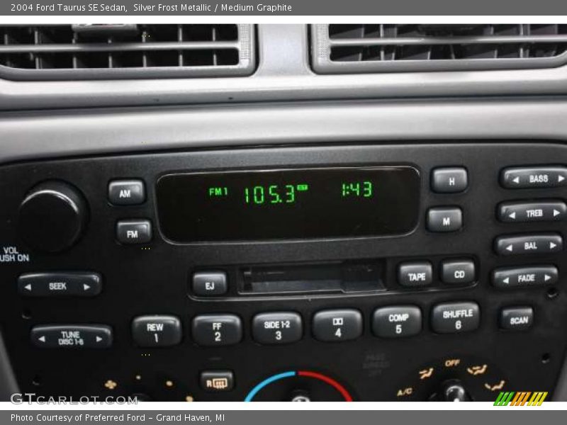 Silver Frost Metallic / Medium Graphite 2004 Ford Taurus SE Sedan