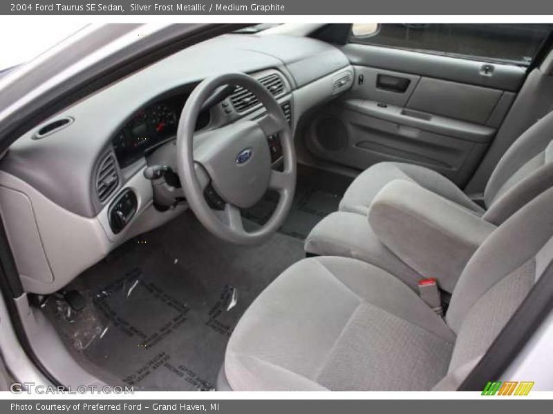 Silver Frost Metallic / Medium Graphite 2004 Ford Taurus SE Sedan