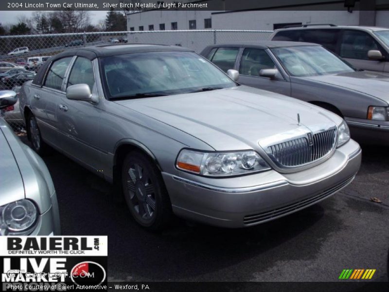 Silver Birch Metallic / Light Parchment 2004 Lincoln Town Car Ultimate