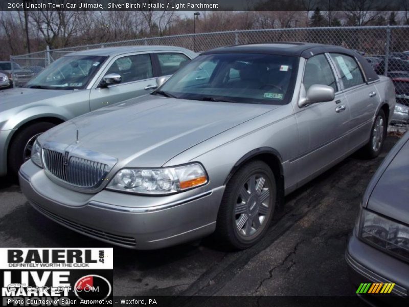 Silver Birch Metallic / Light Parchment 2004 Lincoln Town Car Ultimate
