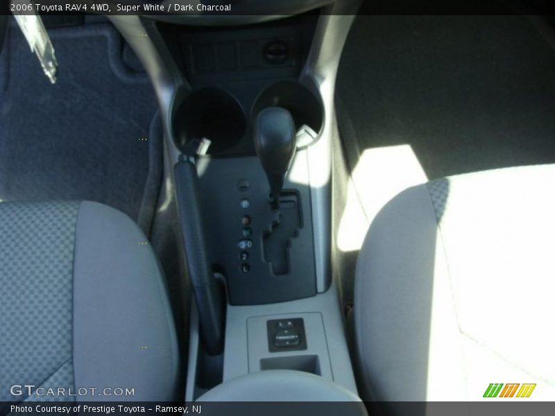 Super White / Dark Charcoal 2006 Toyota RAV4 4WD