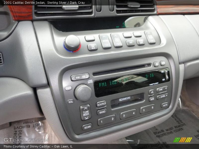Sterling Silver / Dark Gray 2001 Cadillac DeVille Sedan